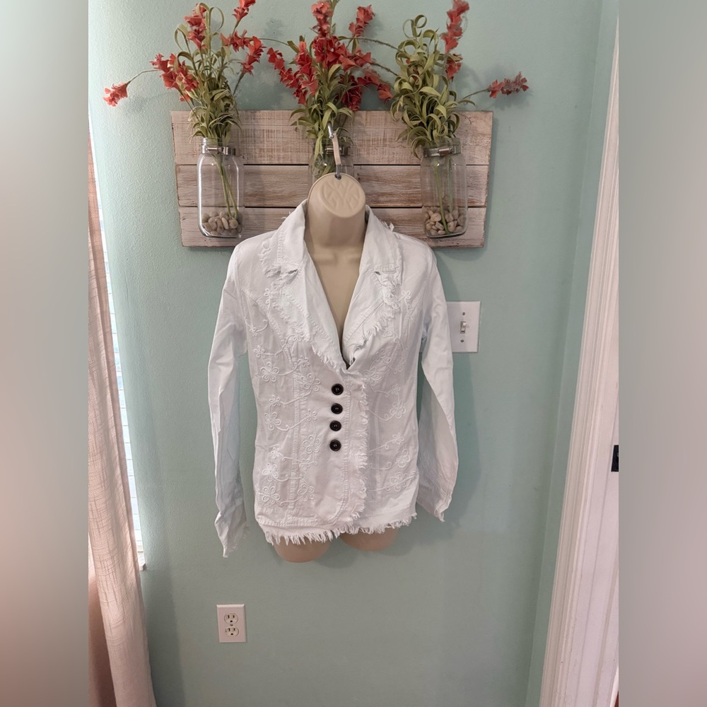 White Embroidered Fringe Blazer